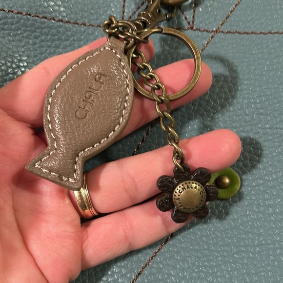 Chala cat tote - black white cat with ball of yarn - fish keychain attached - Picture 2 of 16